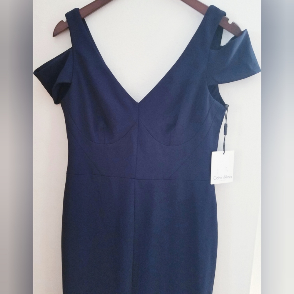 NWT Double V Off-Shoulder Navy Calvin Klein Formal Event Gown